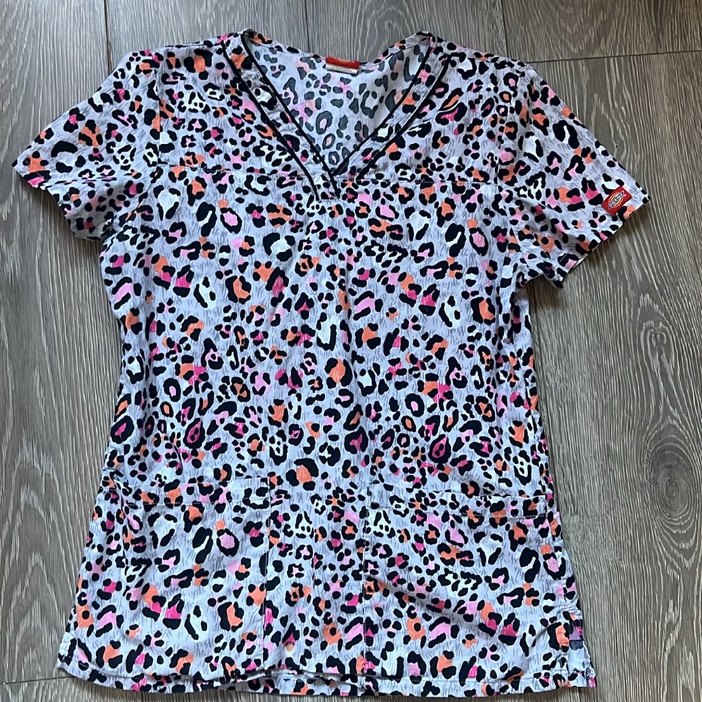 Dickies XS Multicolor Animal Print V-Neck Top